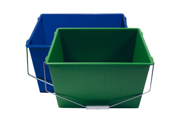 Cubeta de plástico de 16 litros con 2 asas y disponible en 2 colores: azul con rejilla y verde sin rejillas